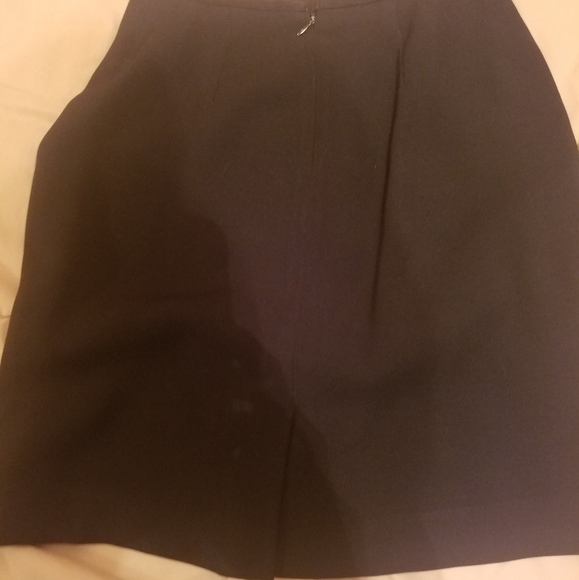 Petite sophisticate suit - Picture 4 of 5